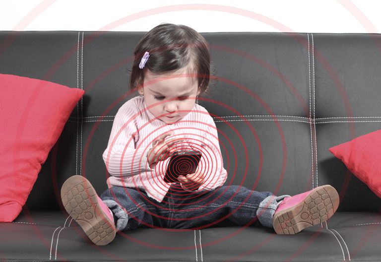 Kakav je uticaj elektromagnetnog zračenja telefona na organizam dece?